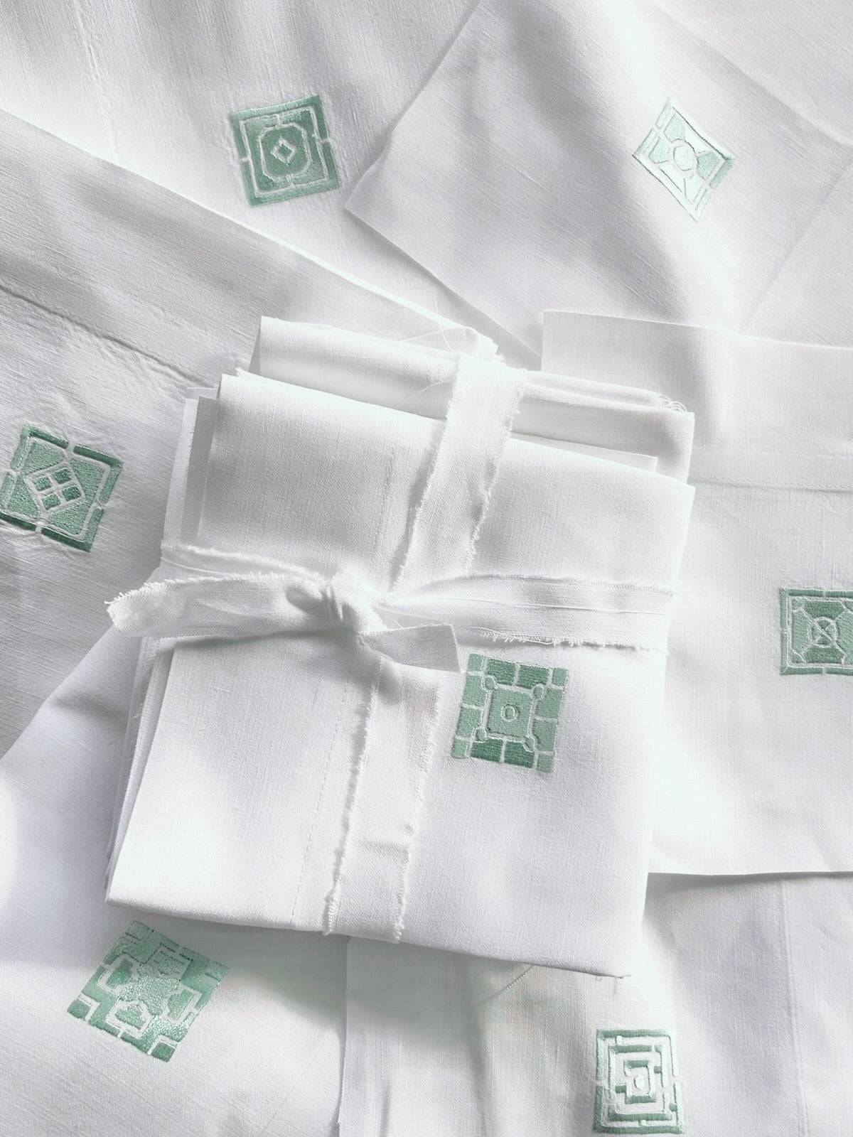 Lot de coupons brodés pour patchwork