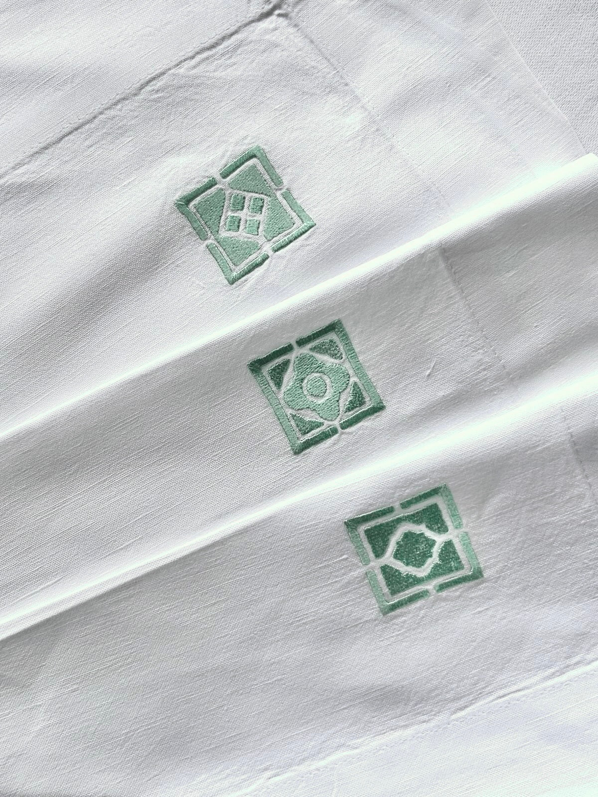 Lot de coupons brodés pour patchwork